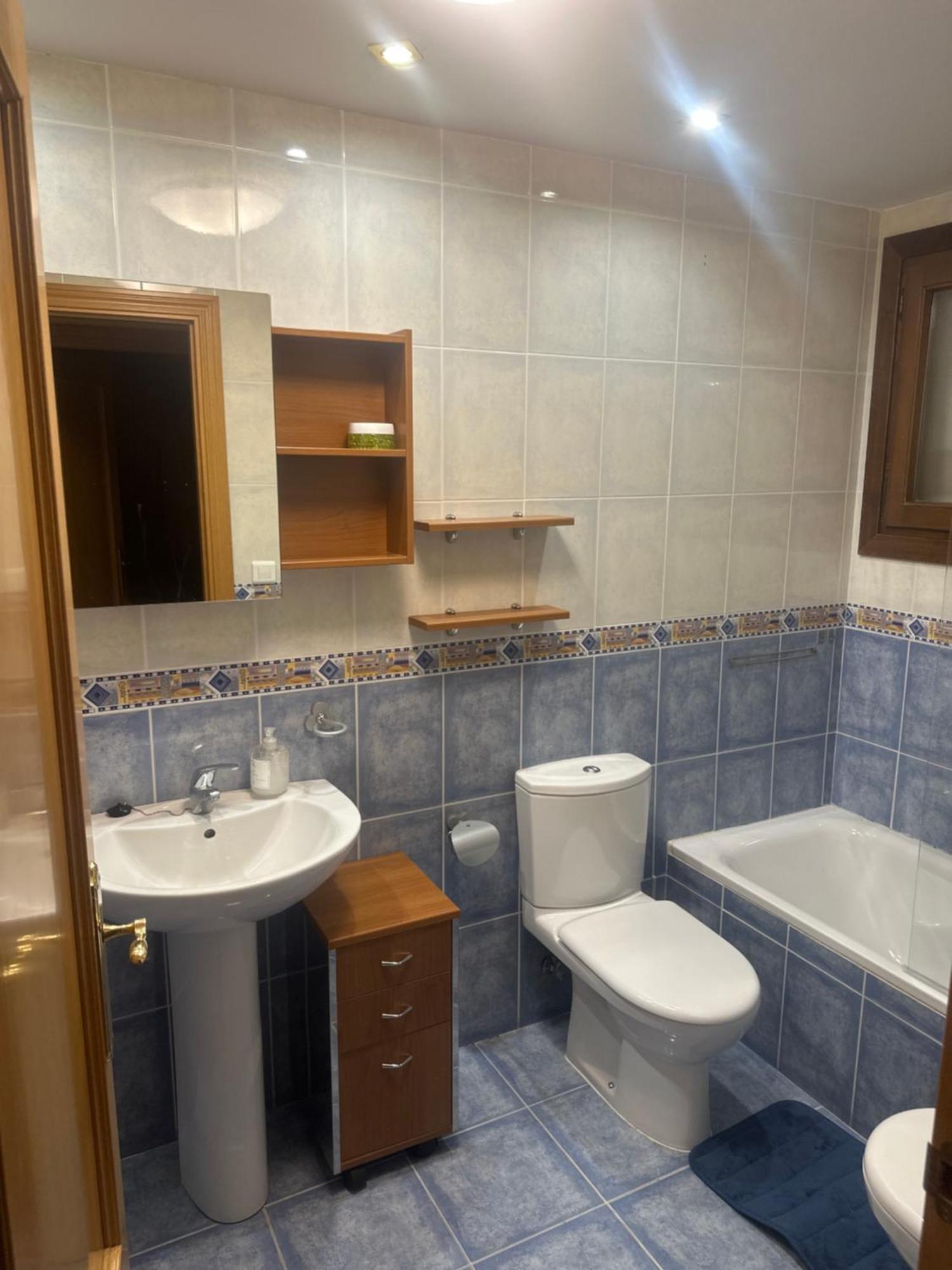 Gas, Garaje , Trastero, Centro, Wifi, Ascensor Soleado, Temperatura A Elegir Apartment *